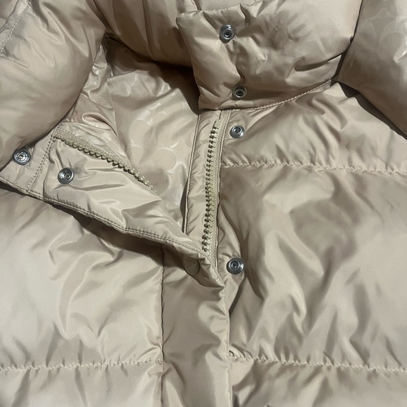 Coach Women's short down Puffer Coat - Picture 8 of 8